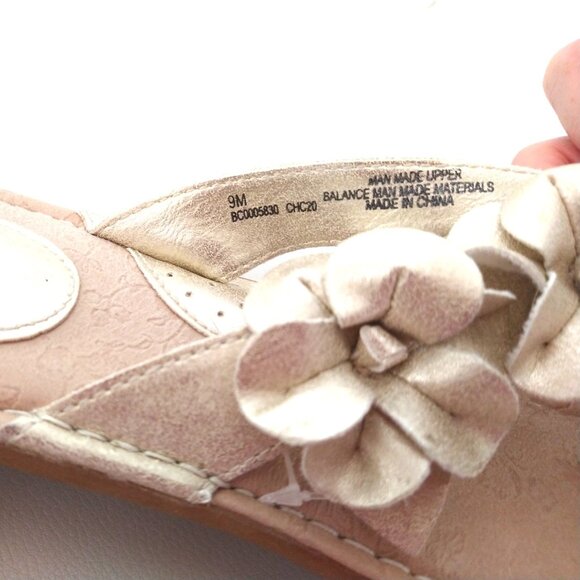 B.O.C. by Born, Gold Floral Thong Sandal - 9M - Picture 3 of 5